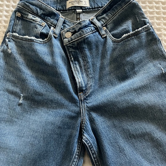 Abercrombie and Fitch cross waist 90’s straight jeans - Picture 3 of 5